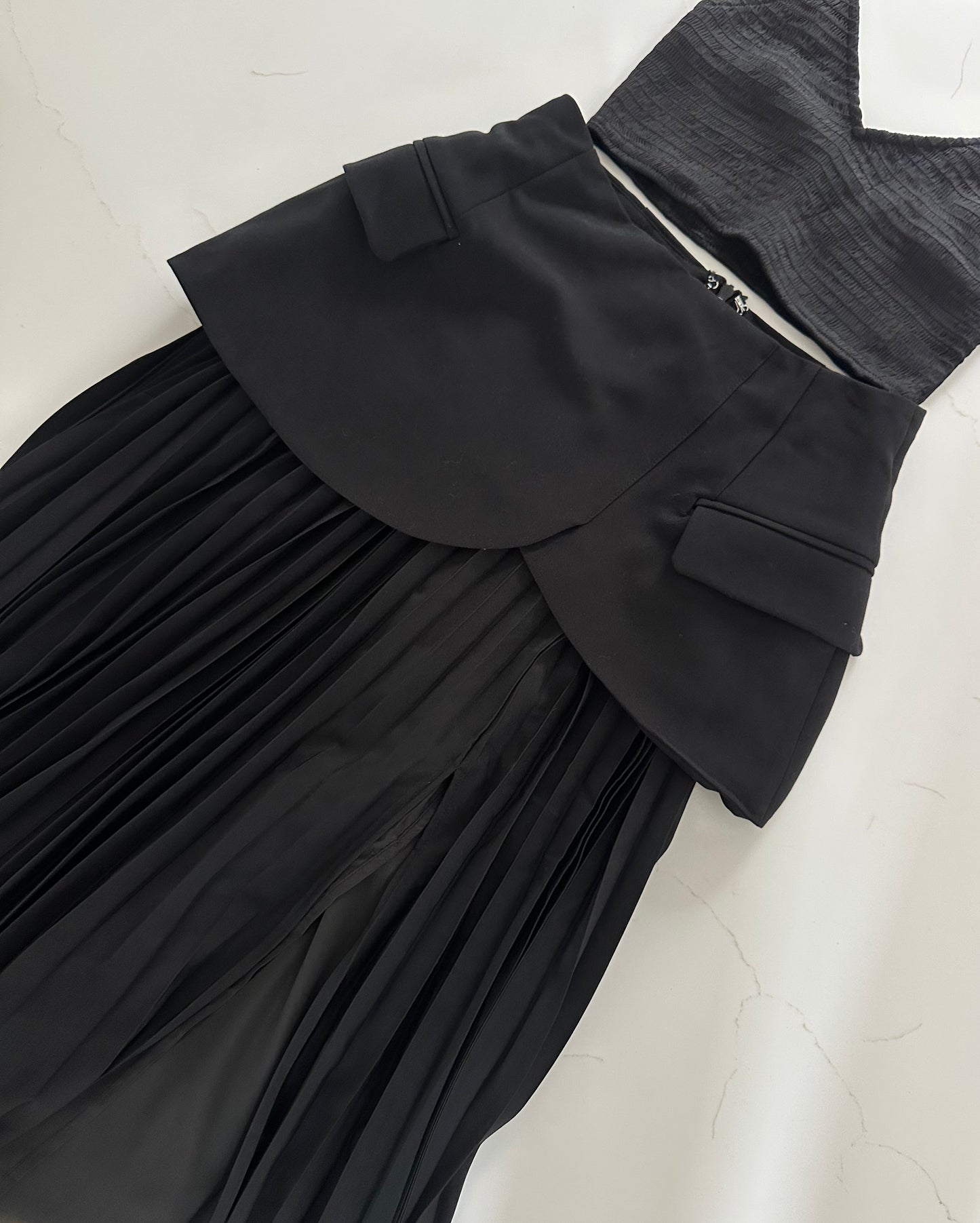 Asymmetric Pleated Slit Skirt